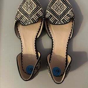 Chic Black and Cream Women's Flats